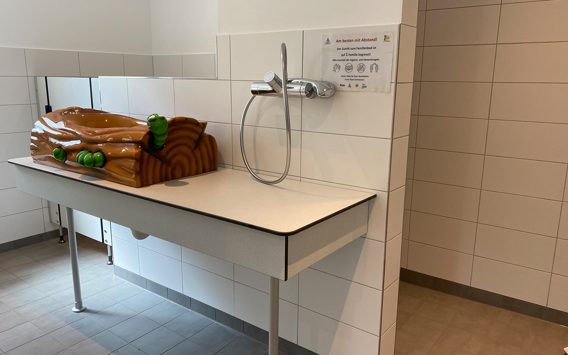 Sanitäranlage Stellplätze Sommerwiese